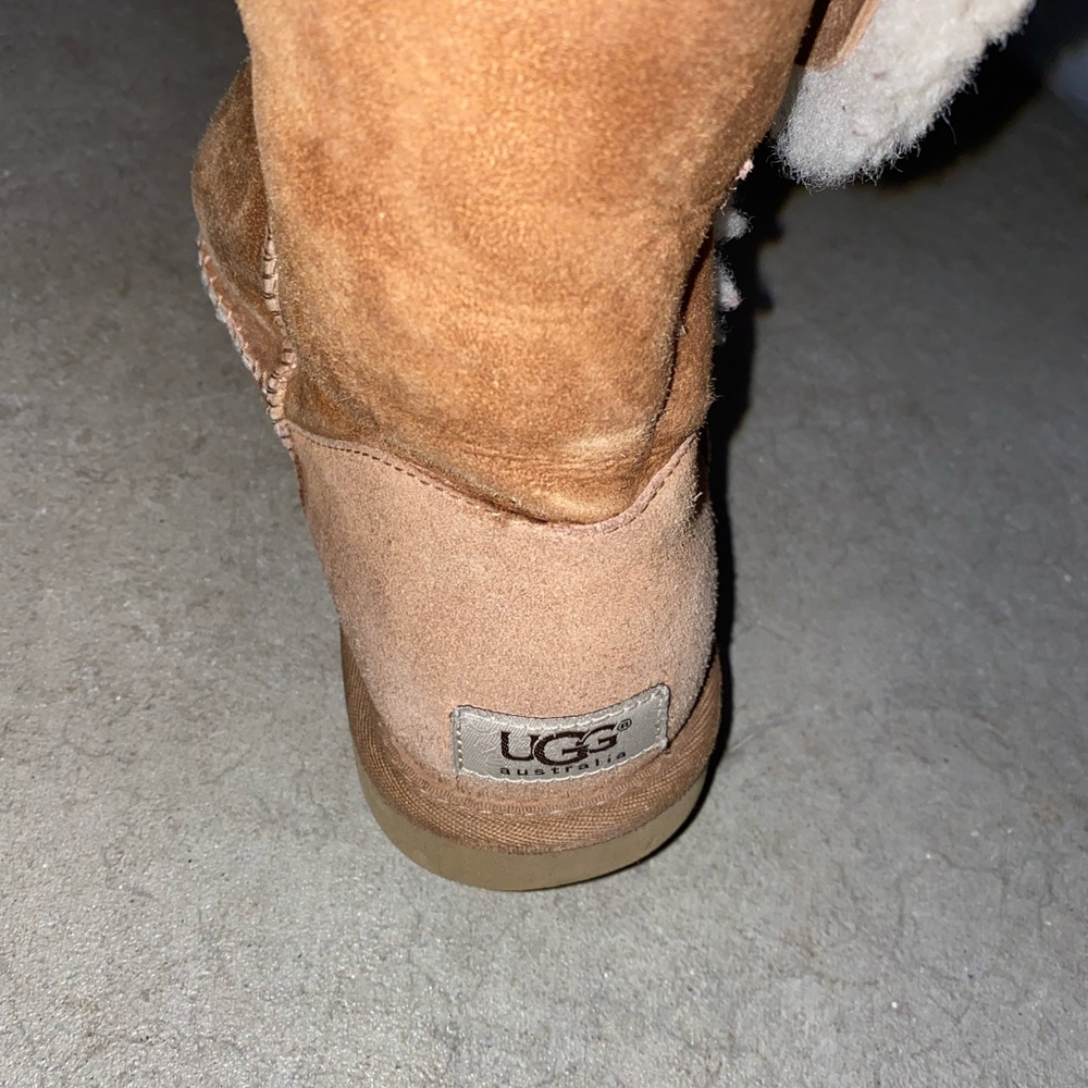 Bailey Button Uggs - image 3